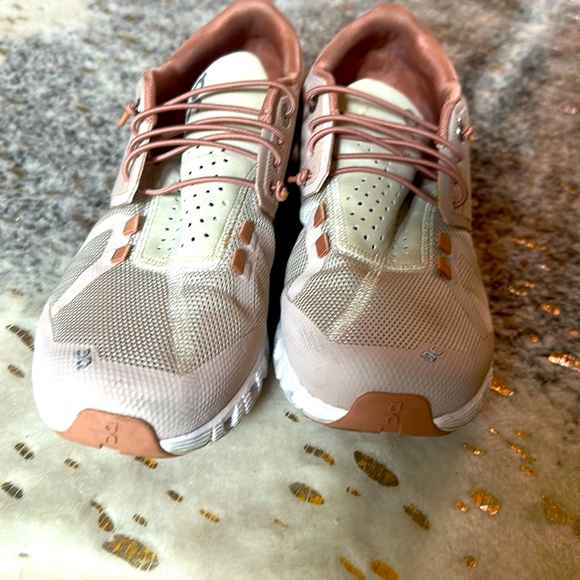 On Women's Cloud 5 Shoes pink Size 10W no insole - Picture 1 of 12
